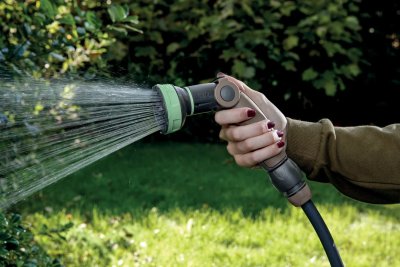 Zoom bild av 472515_kit_watering_gun_8_jet_easy
